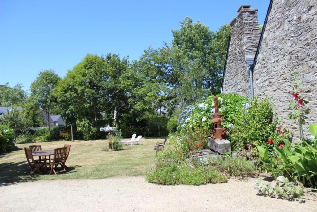 Sue'S Cottages Pleuven Exterior photo